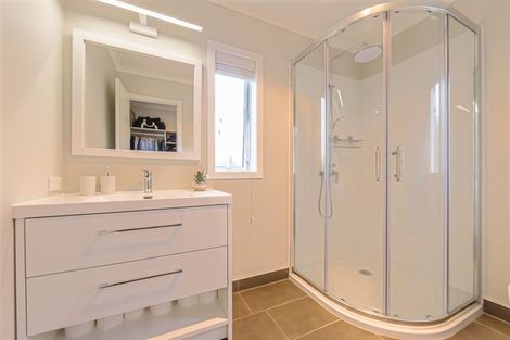 Photo of property in 15 Fern Court, Orewa, 0931