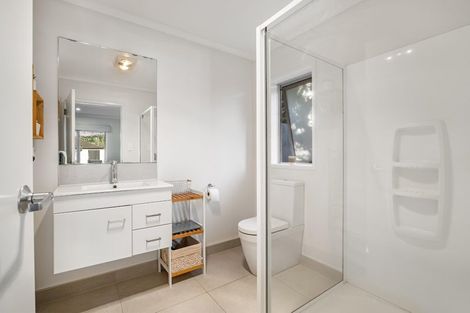 Photo of property in 16 Aporo Drive, Kumeu, 0810