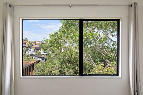 Photo of property in 899a East Coast Road, Northcross, Auckland, 0632