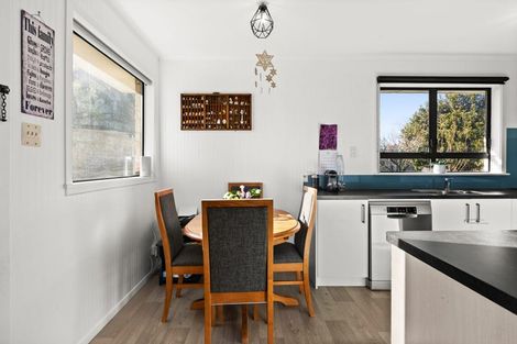 Photo of property in 2/71 Meeanee Road, Taradale, Napier, 4112