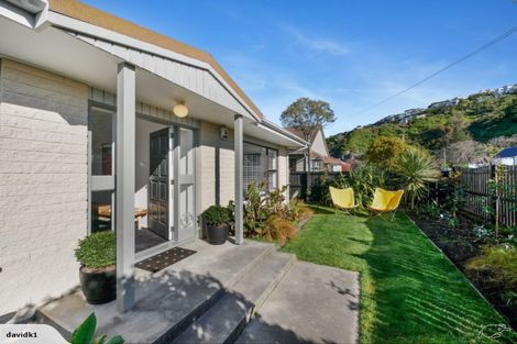 Photo of property in 2/11 Taupata Street, Redcliffs, Christchurch, 8081