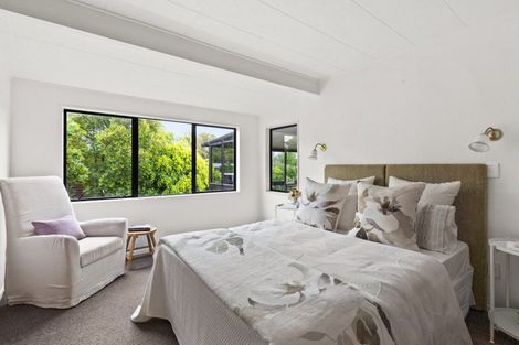 Photo of property in 21 Tauroa Road, Havelock North, 4130