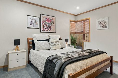 Photo of property in 12 Clare Street, Cambridge, 3434