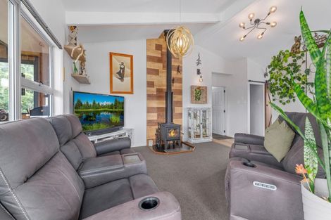 Photo of property in 32-34 Moana View Road, Waikawa, Picton, 7220