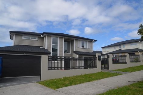Photo of property in 17 Lagonda Rise, Oteha, Auckland, 0632