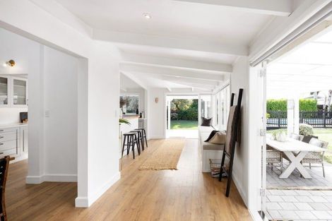 Photo of property in 46 Williams Street, Cambridge, 3434