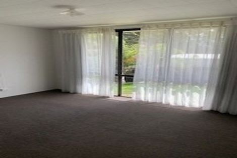 Photo of property in 28 Devonshire Road, Unsworth Heights, Auckland, 0632