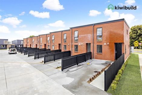 Photo of property in 75 Walsh Road, Papakura, 2110