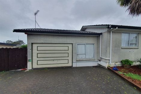 Photo of property in 17 Bodi Place, Te Atatu South, Auckland, 0610
