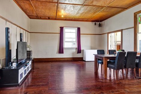 Photo of property in 5 Tawhiti Road, Hawera, 4610