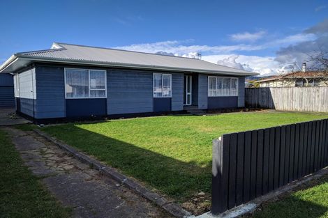 Photo of property in 3 Heather Street, Levin, 5510