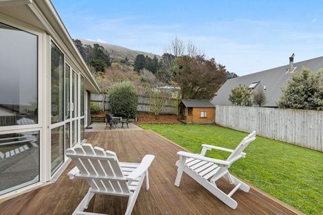 Photo of property in 5 Gilders Grove, Heathcote Valley, Christchurch, 8022