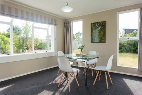 Photo of property in 31 Marine Parade South, Foxton Beach, Foxton, 4815