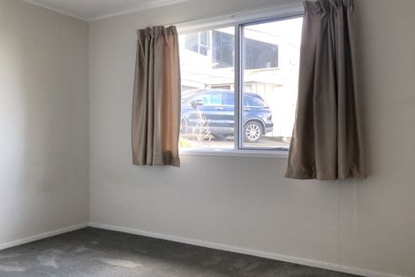 Photo of property in 25 Finn Place, Totara Vale, Auckland, 0629