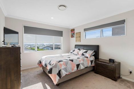 Photo of property in 13 Eastview Crescent, Stanmore Bay, Whangaparaoa, 0932