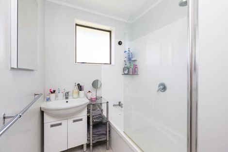 Photo of property in 2/14 Clouston Park Road, Ebdentown, Upper Hutt, 5018