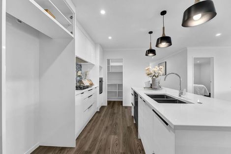 Photo of property in 8 Viv Green Place, Pokeno, 2402