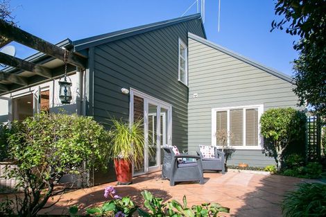 Photo of property in 29b Clare Street, Cambridge, 3434