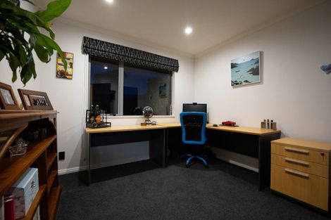 Photo of property in 3 Riverstone Grove, Hokowhitu, Palmerston North, 4410