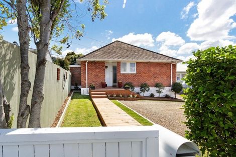 Photo of property in 43 Hutchinson Avenue, New Lynn, Auckland, 0600