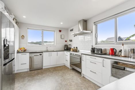 Photo of property in 13 Manatu Close, Whangamata, 3691