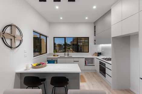 Photo of property in 935 Whangaparaoa Road, Manly, Whangaparaoa, 0930