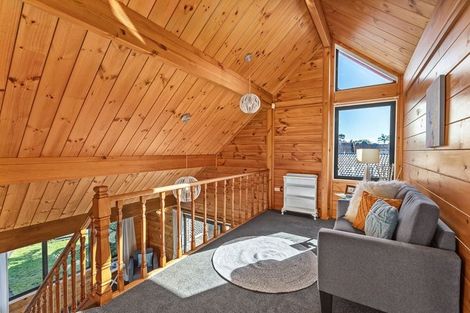 Photo of property in 14 Muscat Place, Henderson, Auckland, 0612