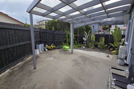 Photo of property in 15a Lyren Place, Half Moon Bay, Auckland, 2012