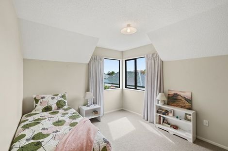 Photo of property in 2/4 Gatonby Place, Avonhead, Christchurch, 8042