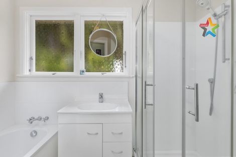 Photo of property in 68 Dowse Drive, Maungaraki, Lower Hutt, 5010