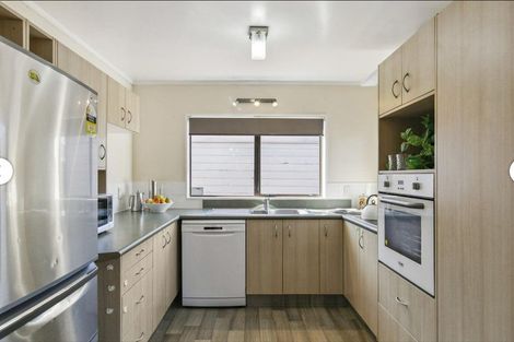 Photo of property in 2/29a Parkvale Road, Karori, Wellington, 6012