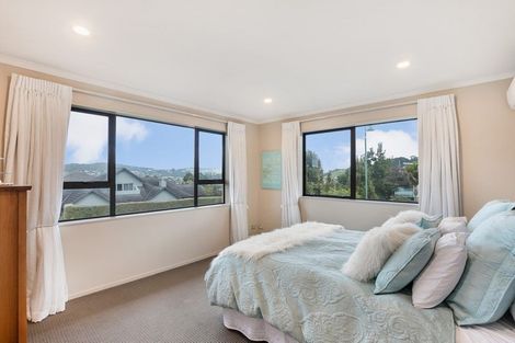 Photo of property in 2 Ellivani Rise, Pukekohe, 2120