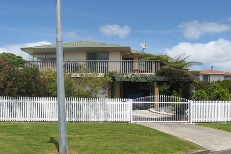 Photo of property in 16 Wai Iti Place, Clendon Park, Auckland, 2103