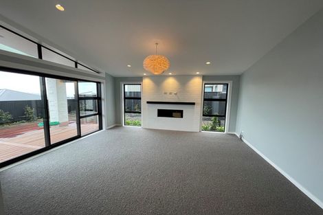 Photo of property in 14 Rotorua Grove, Aotea, Porirua, 5024