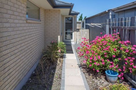 Photo of property in 2/162 Wainoni Road, Avondale, Christchurch, 8061