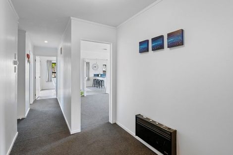 Photo of property in 6 Highbury Drive, Levin, 5510