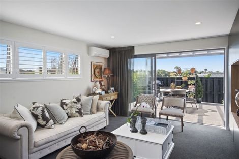 Photo of property in 15 Knoll Rise, Pukekohe, 2120