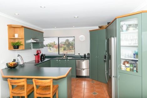 Photo of property in 30 Waiwherowhero Drive, St Andrews, Hamilton, 3200