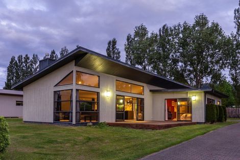 Photo of property in 108 Kinloch Road, Kinloch, Taupo, 3377