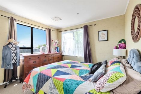 Photo of property in 56 Dominica Crescent, Grenada Village, Wellington, 6037