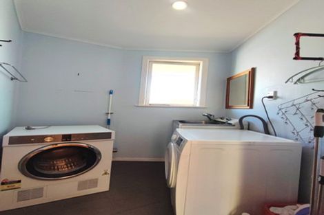 Photo of property in 113 Forrest Hill Road, Forrest Hill, Auckland, 0620