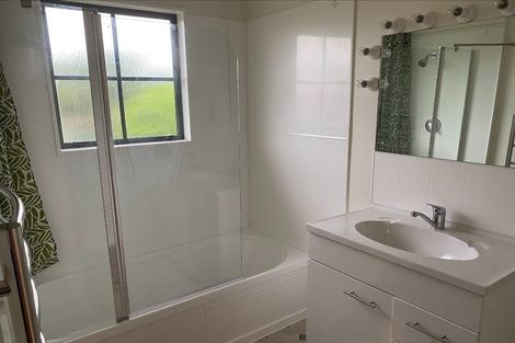 Photo of property in 2 Marram Way, Peka Peka, Waikanae, 5391