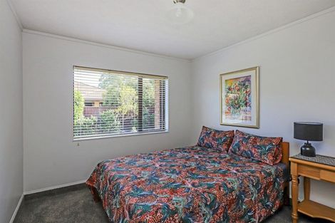 Photo of property in 8 Webb Place, Taradale, Napier, 4112