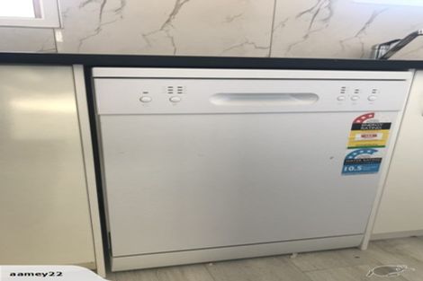 Photo of property in 1/3204 Great North Road, New Lynn, Auckland, 0600