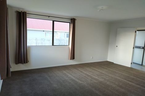 Photo of property in 2/21 Penion Drive, Flat Bush, Auckland, 2023