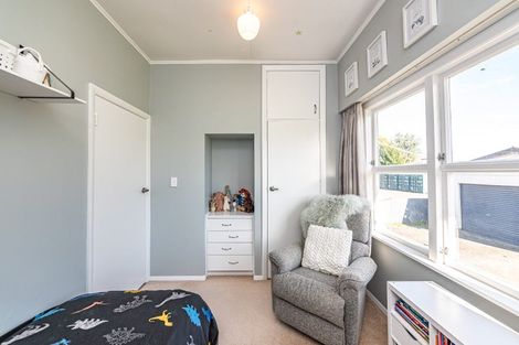 Photo of property in 1 Chester Street, Waverley, 4510