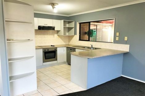 Photo of property in 66 Robert Ross Place, Clendon Park, Auckland, 2103