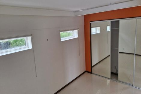 Photo of property in 41a Tamworth Crescent, Newlands, Wellington, 6037