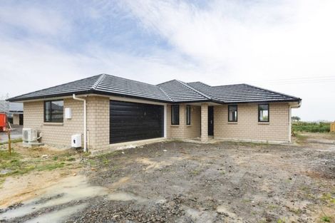 Photo of property in 23 Monaco Grove, Fitzherbert, Palmerston North, 4410