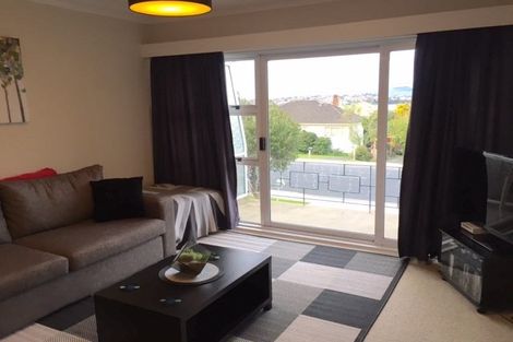 Photo of property in 1/84 Sylvan Avenue, Northcote, Auckland, 0627